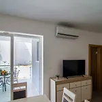 Sara 4 Apartamento Bol
