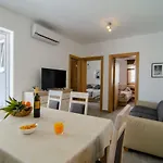 Sara 4