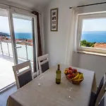 Sara 4 Apartamento