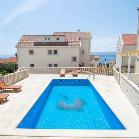 Apartment Sara 4 *