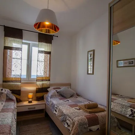 Sara 4 Apartamento