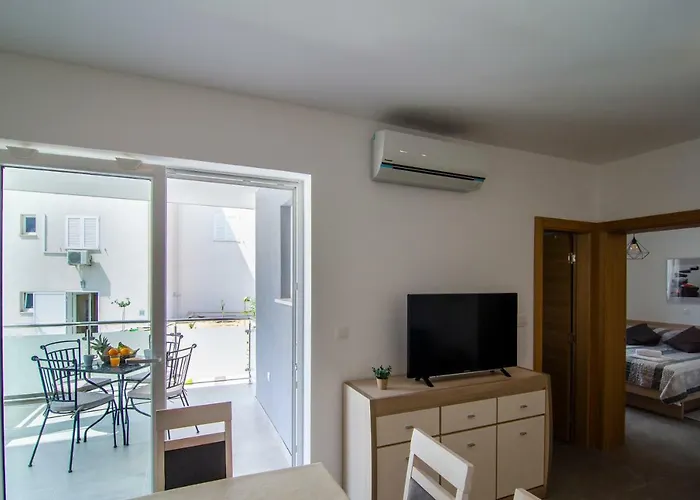 Sara 4 Apartament Bol