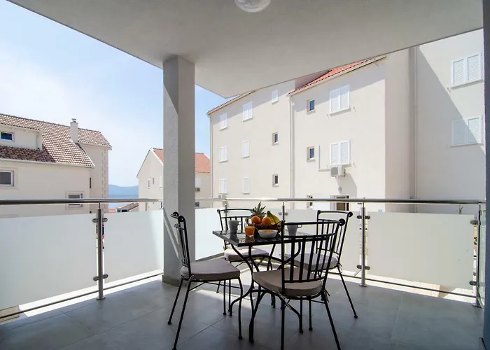 Sara 4 Apartament Bol