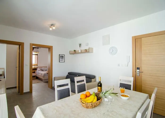 Sara 4 Apartament Bol