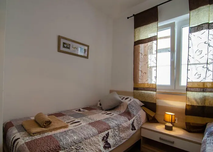 Sara 4 Apartament Bol