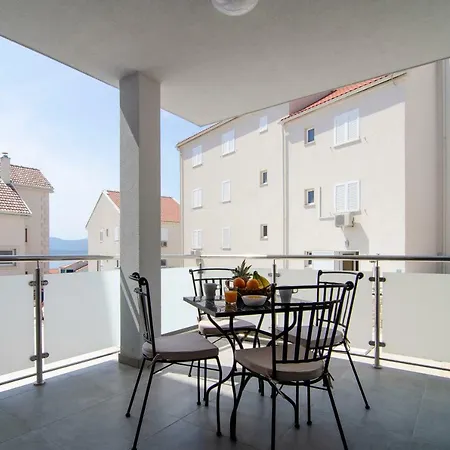 Sara 4 דירה בול