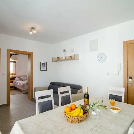 Sara 4 דירה בול