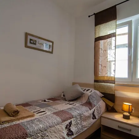 Sara 4 דירה בול